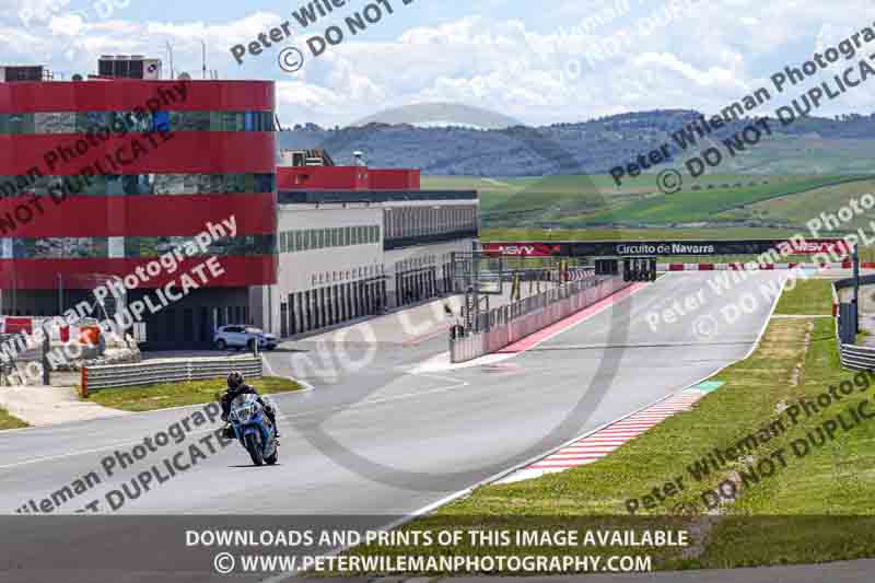 cadwell no limits trackday;cadwell park;cadwell park photographs;cadwell trackday photographs;enduro digital images;event digital images;eventdigitalimages;navarra;no limits trackdays;peter wileman photography;racing digital images;trackday digital images;trackday photos